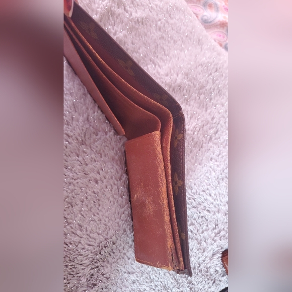 LV wallet - Picture 13 of 13